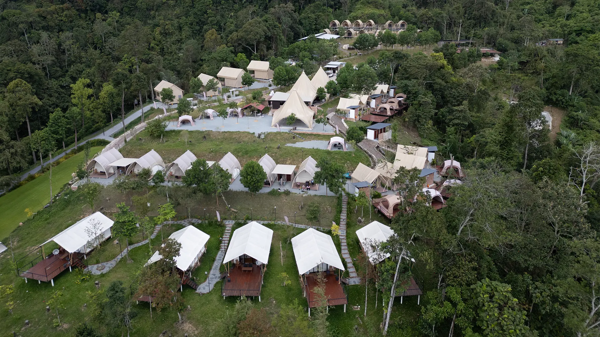 LU YING guests enjoying their stay